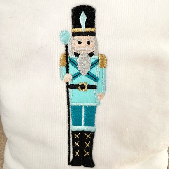 NWT Set of 2 NUTCRACKER Bathroom Hand Towels - Picture 5 of 7